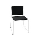 Pep! Slede stoel (Framekleur : Wit (4) | Kunststof kleur : 5 Wit | Stoffering : Opdekstoffering zitting en rug | Stofsoort : 29 Advantage Zwart (prijsgroep 1) | Stofkleur : 01 Zwart (AD055))